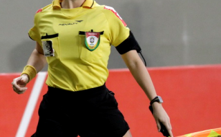 踢足球适合交女朋友吗，踢足球适合交女朋友吗知乎