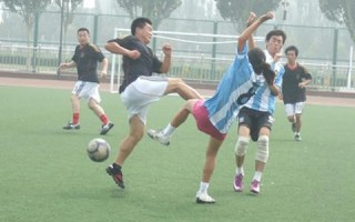 专科能踢足球吗女孩子多吗，专科能踢足球吗女孩子多吗知乎