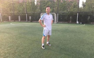 性格很老实能踢足球吗，性格很老实能踢足球吗女生